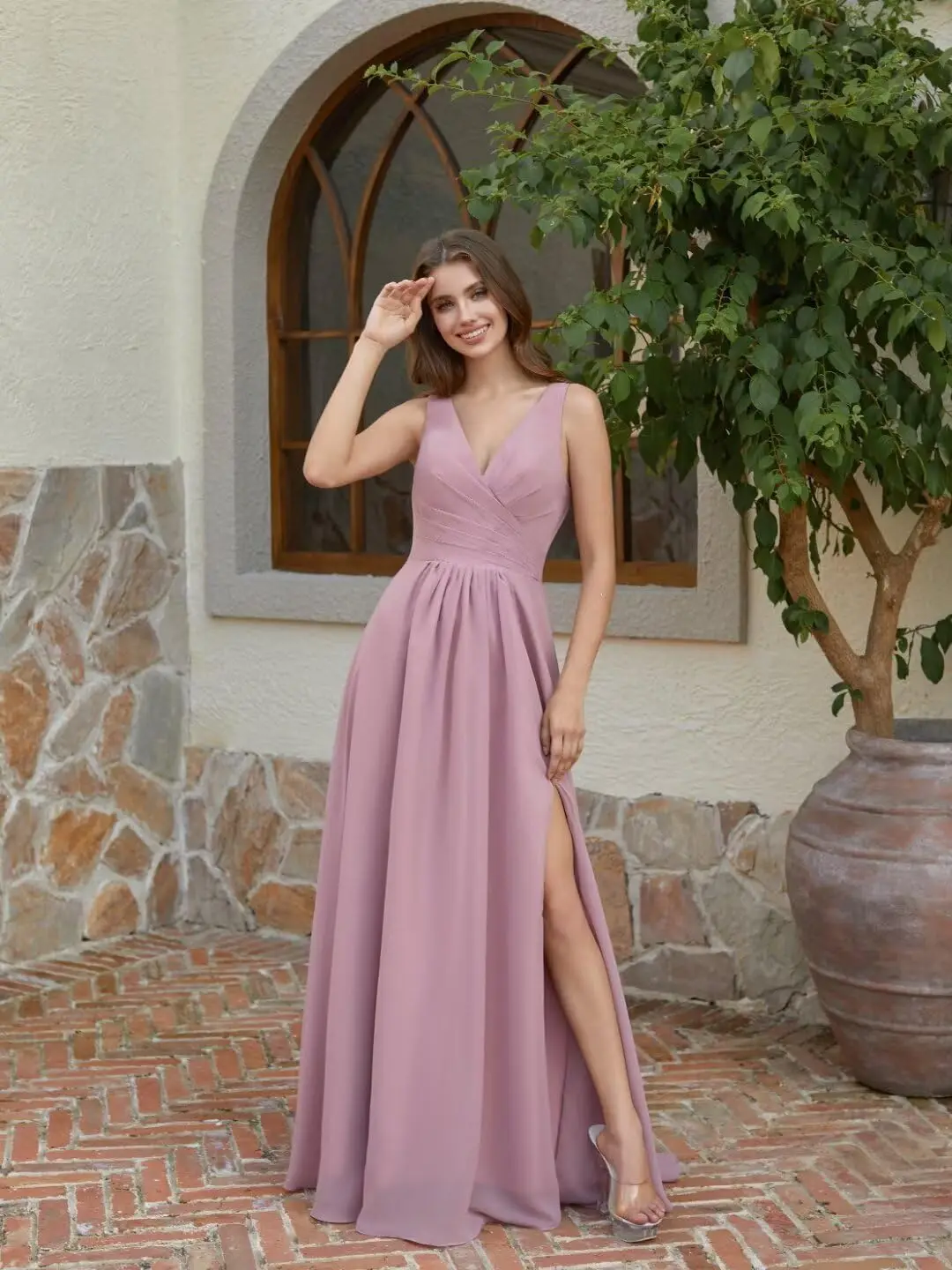 ชุดเพื่อนเจ้าสาวผ้าชีฟองคอวี แขนยาว จับจีบด้านหลัง เปิดหลัง ชุดราตรีทรงบอลเดรสผ่าข้าง ดีไซน์หรูหราสำหรับงานเลี้ยงตอนเย็น