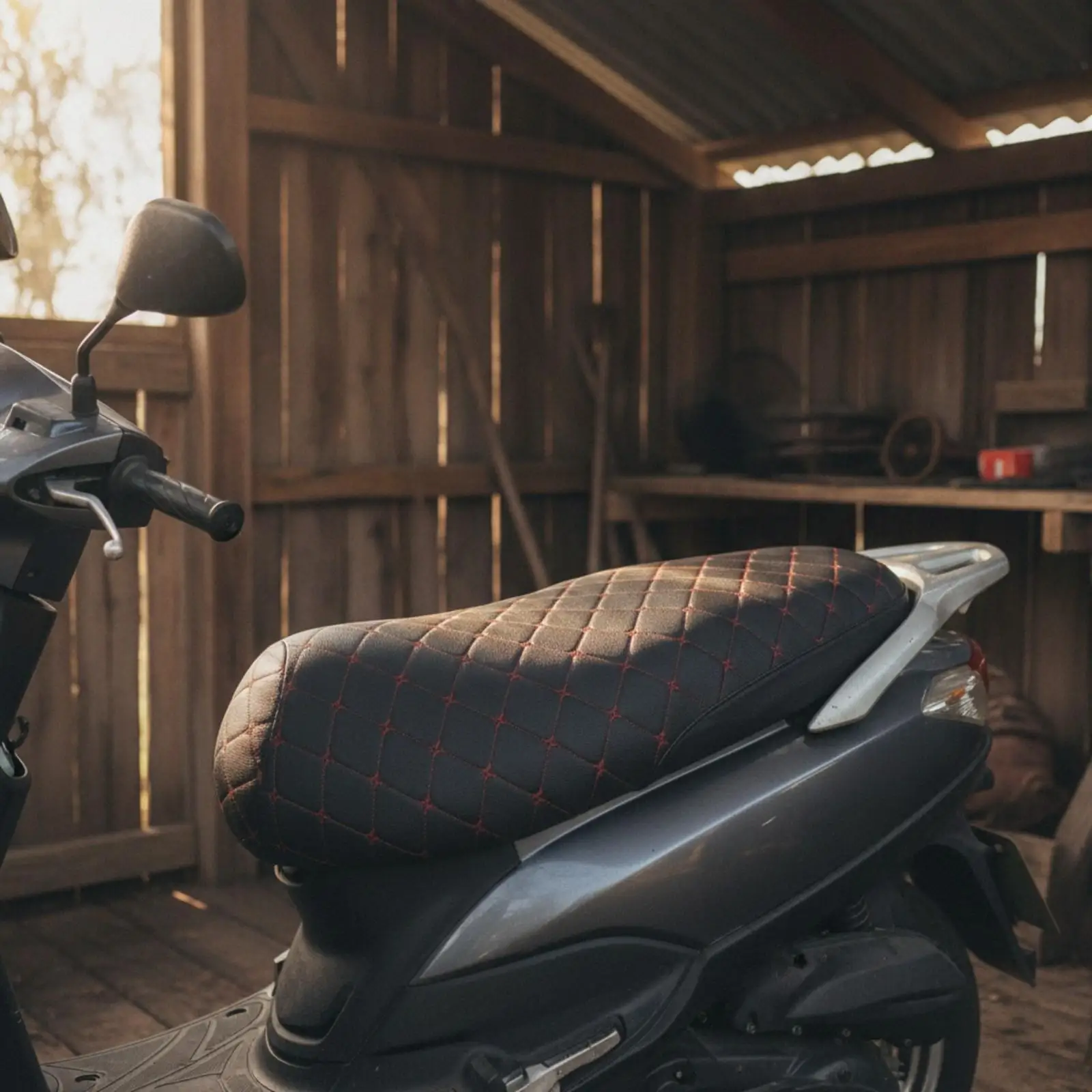 Padded Motorcycle for seat Cover for Weather Protection Waterproof Artificial Leather with Heat Shield for Riding Comfort