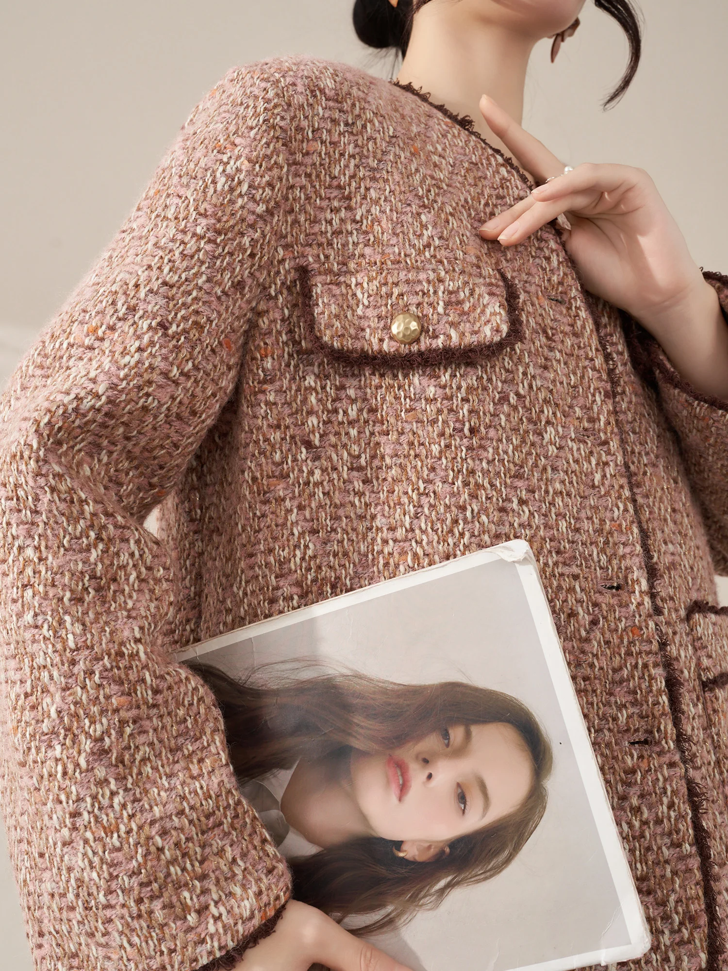 

Flowing Era Sli ort V-ne 90 Goose down Puffer Jaet Women's Faionable Ele Winter New Arrival Light Luxury