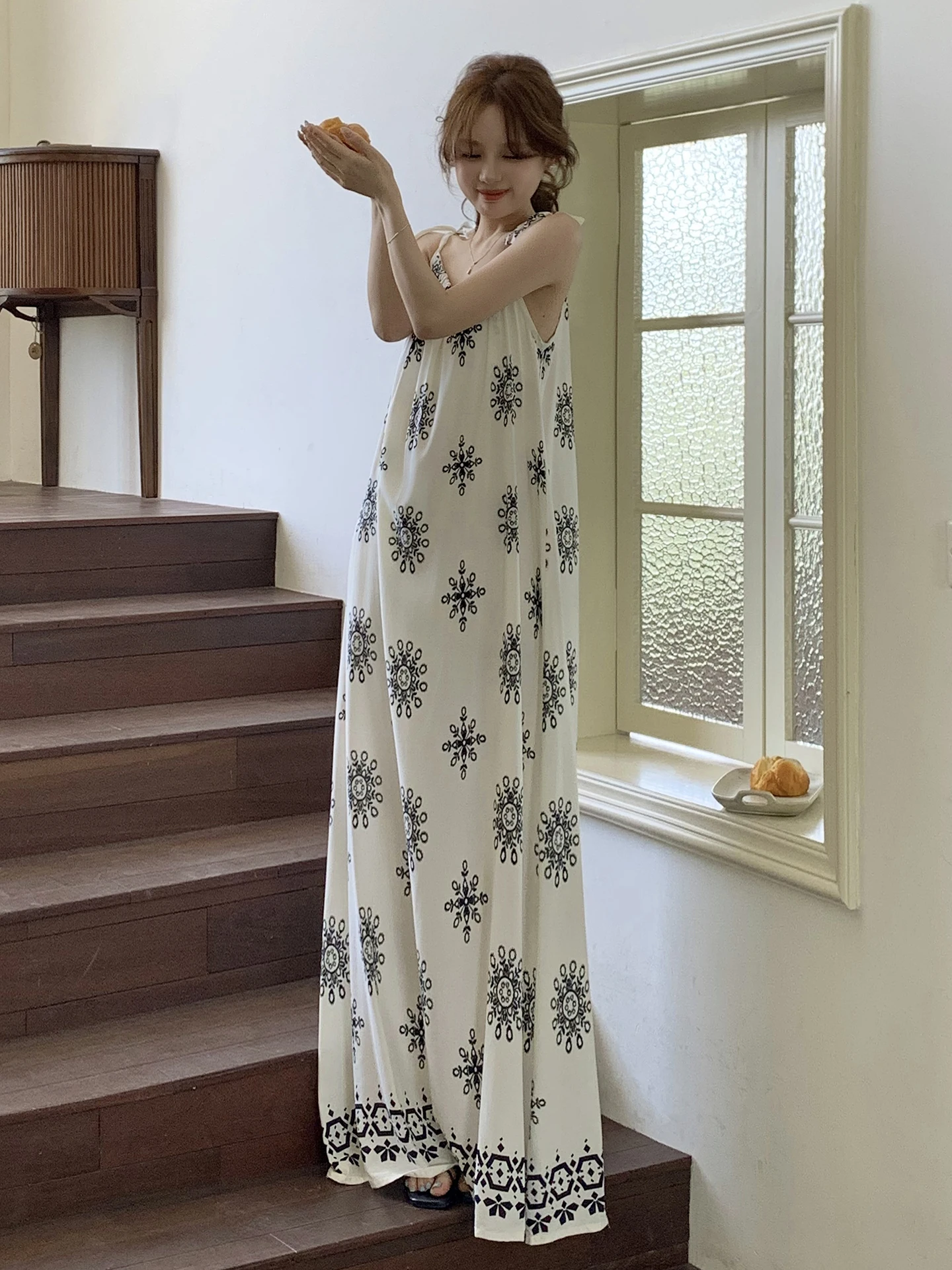 

Прохладное хлопково-шелковое длинное женское платье до щиколотки со встроенным бюстгальтером и бретельками, можно носить на улице летом