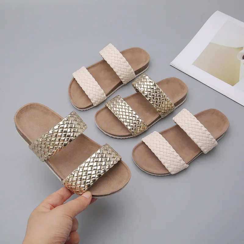 

Girls' Slippers 2025 Summer New Retro Children's Beach Shoes Soft Soled Kids Wear Stylish Woven One-line Brackets