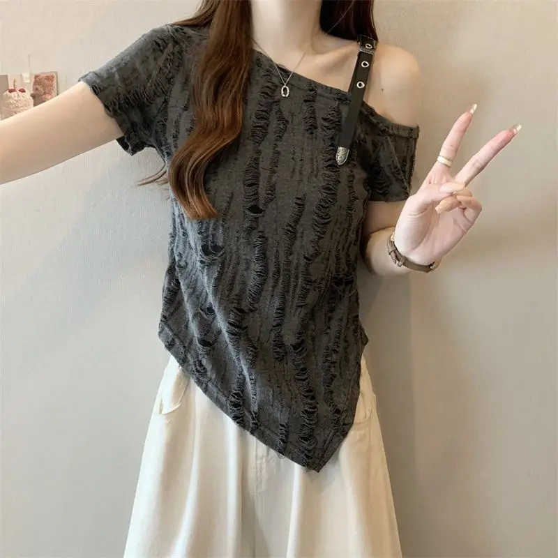 

2025 Summer off Shoulder Gray Ripped Short Sleeved T-shirt with Women's Waist Cinched Irregular Small Shirt Top