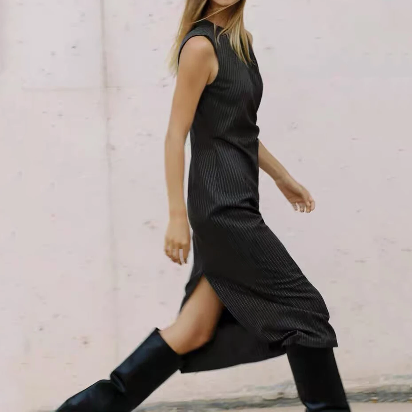 ファッショナブルなミディドレス Z レディース ノースリーブ ストライプデザイン バックルディテール カジュアルスタイル ラウンドネックライン 秋コレクション