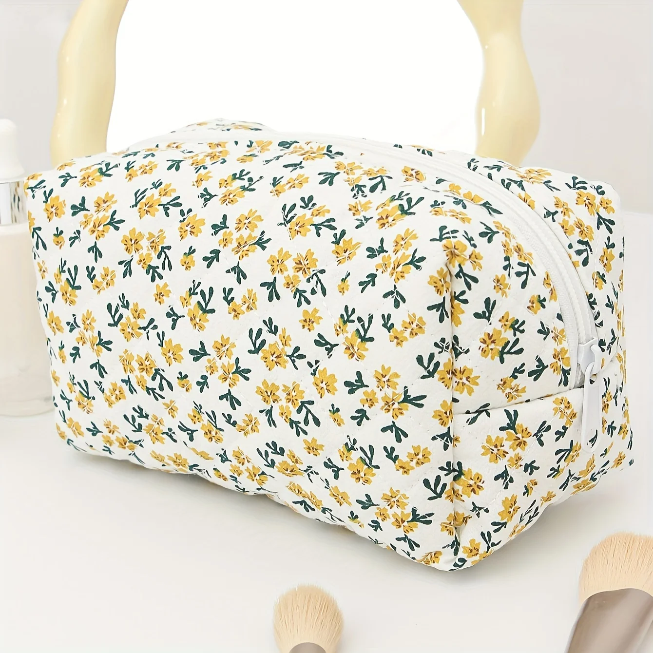 Quilted Makeup Bag Floral Cosmetic Bag Puffy Coquette Makeup pouch Aesthetic Cute Travel Toiletry Bag Organizer