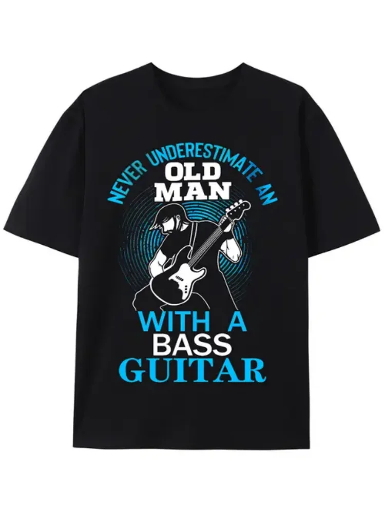 

Никогда не недооценивайте старика с бас-гитарой. Забавная музыкальная футболка.