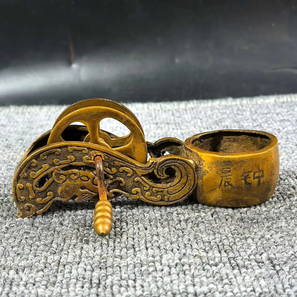 Cubo de tinta vintage de estilo antiguo para dibujo a lápiz, cubo de latón para líneas, utensilios de carpintería para obra, adornos modernos de cobre.