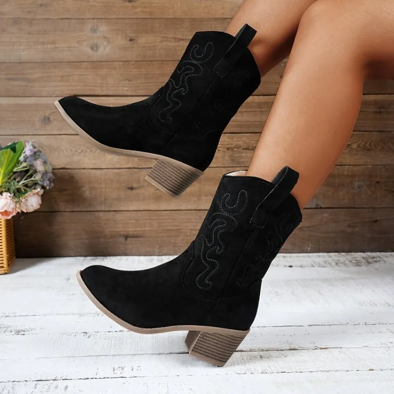 2026 European and American Plus-size Women's Shoes Electric Embroidery Western Denim Retro Knight Mid-leg Boots
