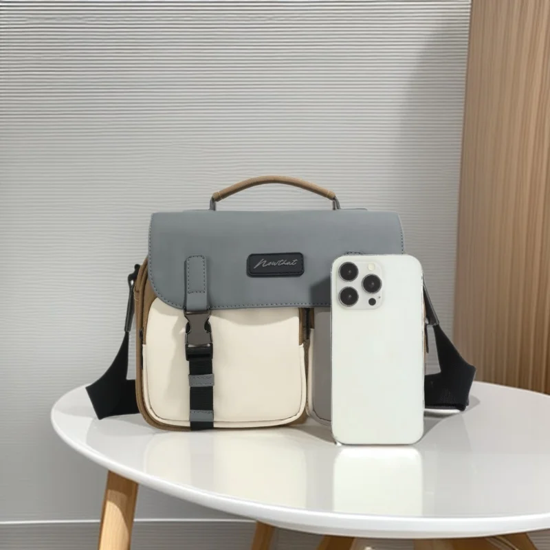 

Waterproof PU leather camera crossbody bag, shock-absorbing partition, lock, flip cover photography single-shoulder bag