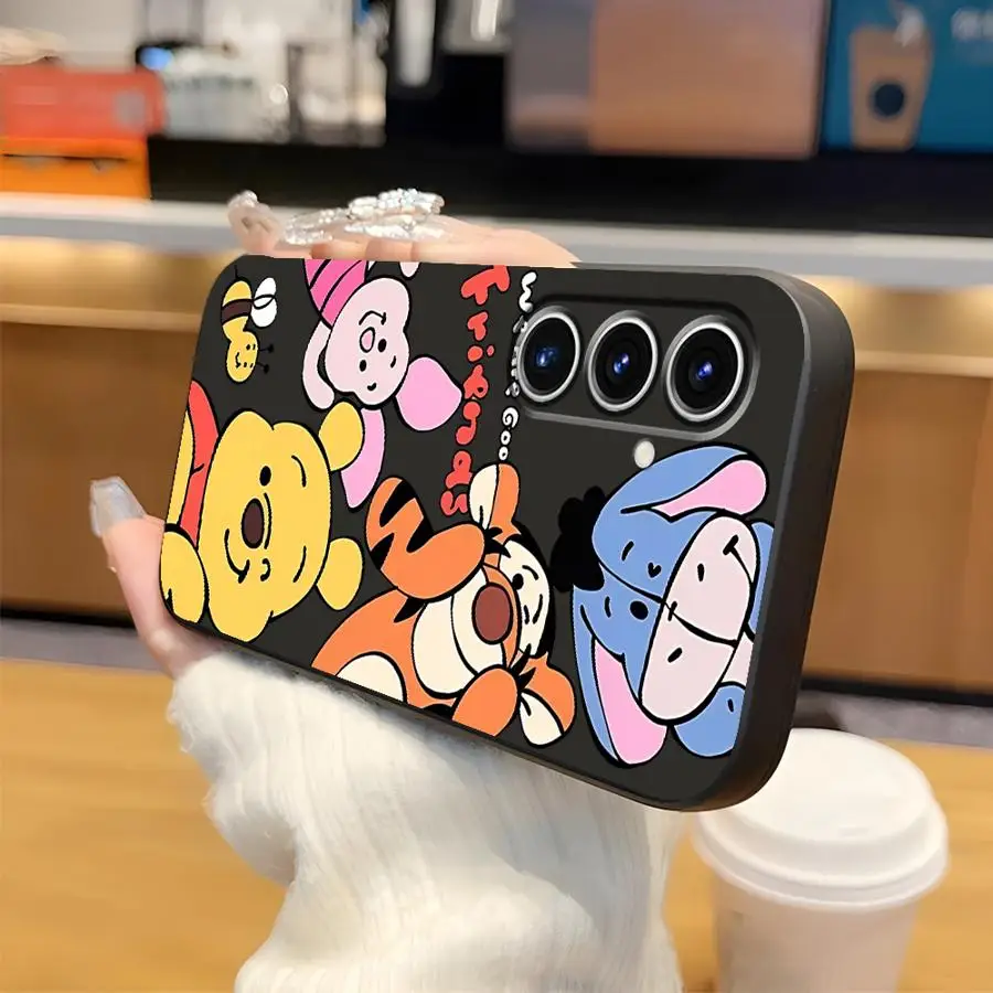 Funda para Samsung Galaxy A04 A20 A13 A50 A03 A06 A70 A30 A15 A40 A16 A05 A10 A12 funda negra suave para teléfono Disney Winnie Pooh