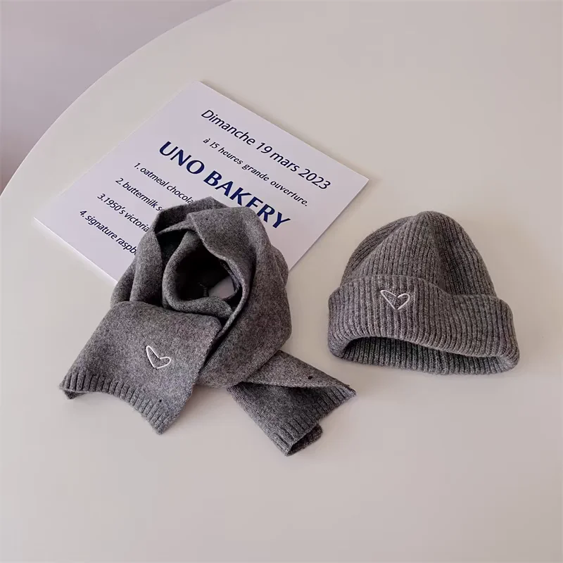 Children\'s hat scarf two-piece set Korean version baby set warm autumn and winter boys and girls baby knitted hat winter