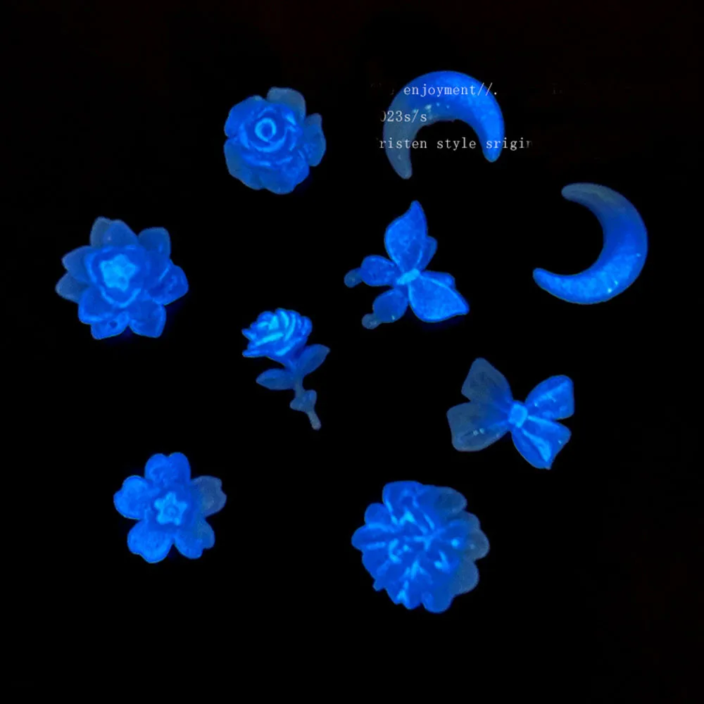 50 stücke Leuchtende Farbverlauf Nagel Charms Blau Farbe Rose Blume Schmetterling Nagel Dekorationen DIY Acryl Strass 3D Maniküre Teile – Detail 1