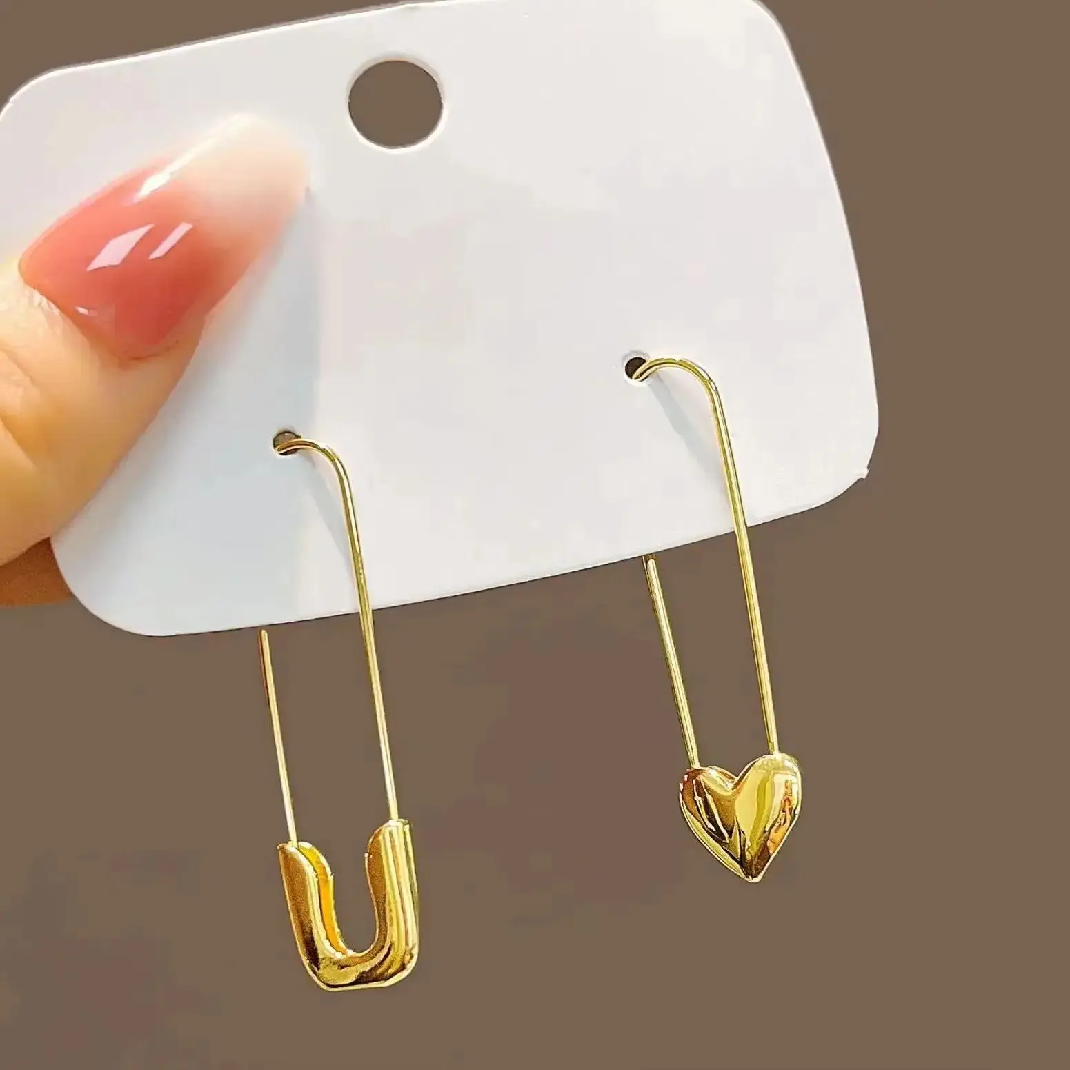 Asymmetric Safety Pin Shape Leverback Earrings for Women Long U-shaped Gold Color Heart Charm Pierced Hanging Minimalist Jewelry