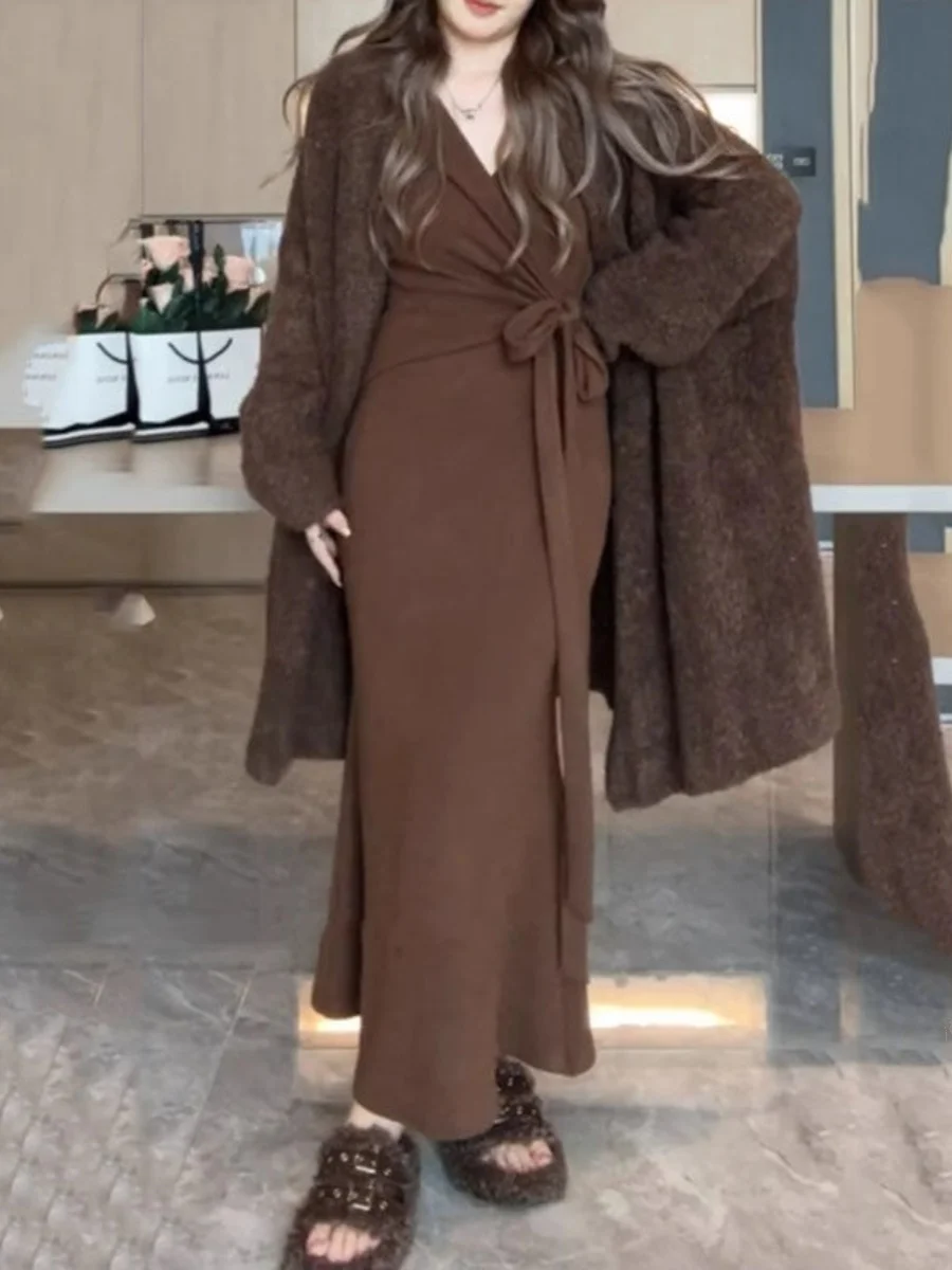 กระโปรงทรงเข้ารูปสไตล์เกาหลี รุ่น Pure Desire ผ้าเนื้อดี ผูกเอว ทรงยาว คอวี แขนยาว สำหรับสาวพลัสไซส์