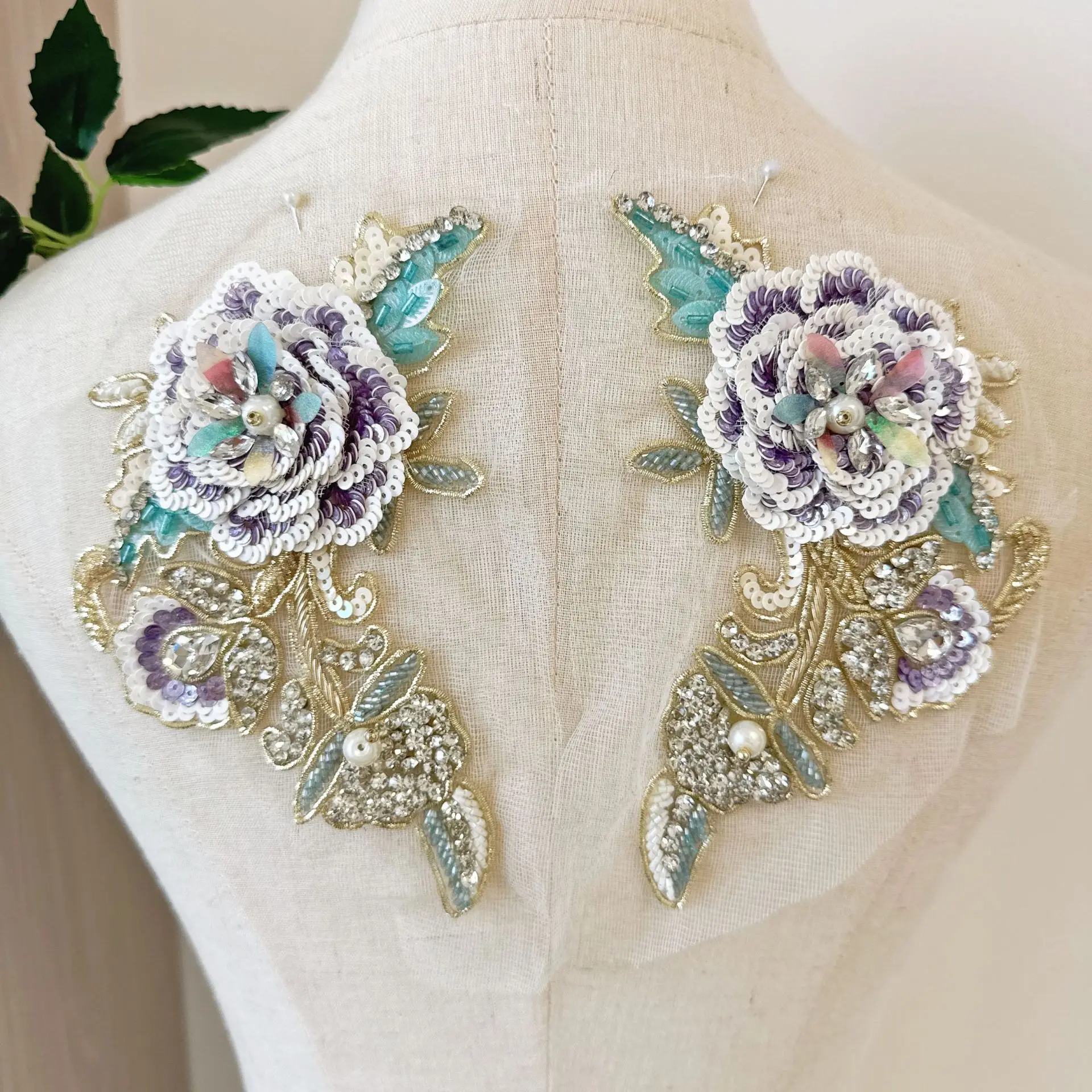 Un Par de Vestidos Formales de Seda India con Bordado Floral, Vestido de Novia Hecho a Mano