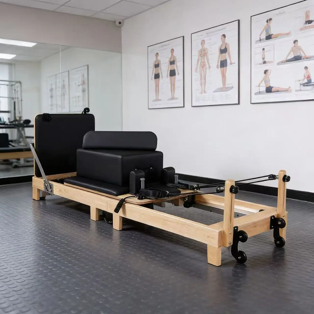En stock en UE : Reformer de Pilates en bois d'érable — Pliable et peu encombrant ; expédié dans une caisse en bois pour garantir une livraison sans dommages.