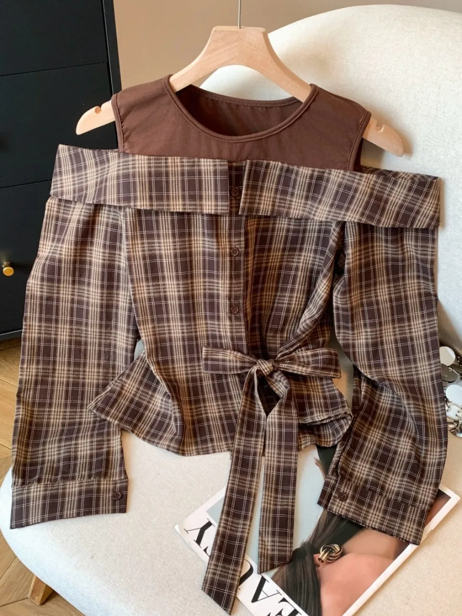 เสื้อคลุมยาวสีขาวเปิดไหล่สำหรับผู้หญิง คอลเลคชั่นต้นฤดูใบไม้ร่วง ดีไซน์ใหม่ พร้อมเข็มขัดรัดเอว แนะนำให้ซื้อ