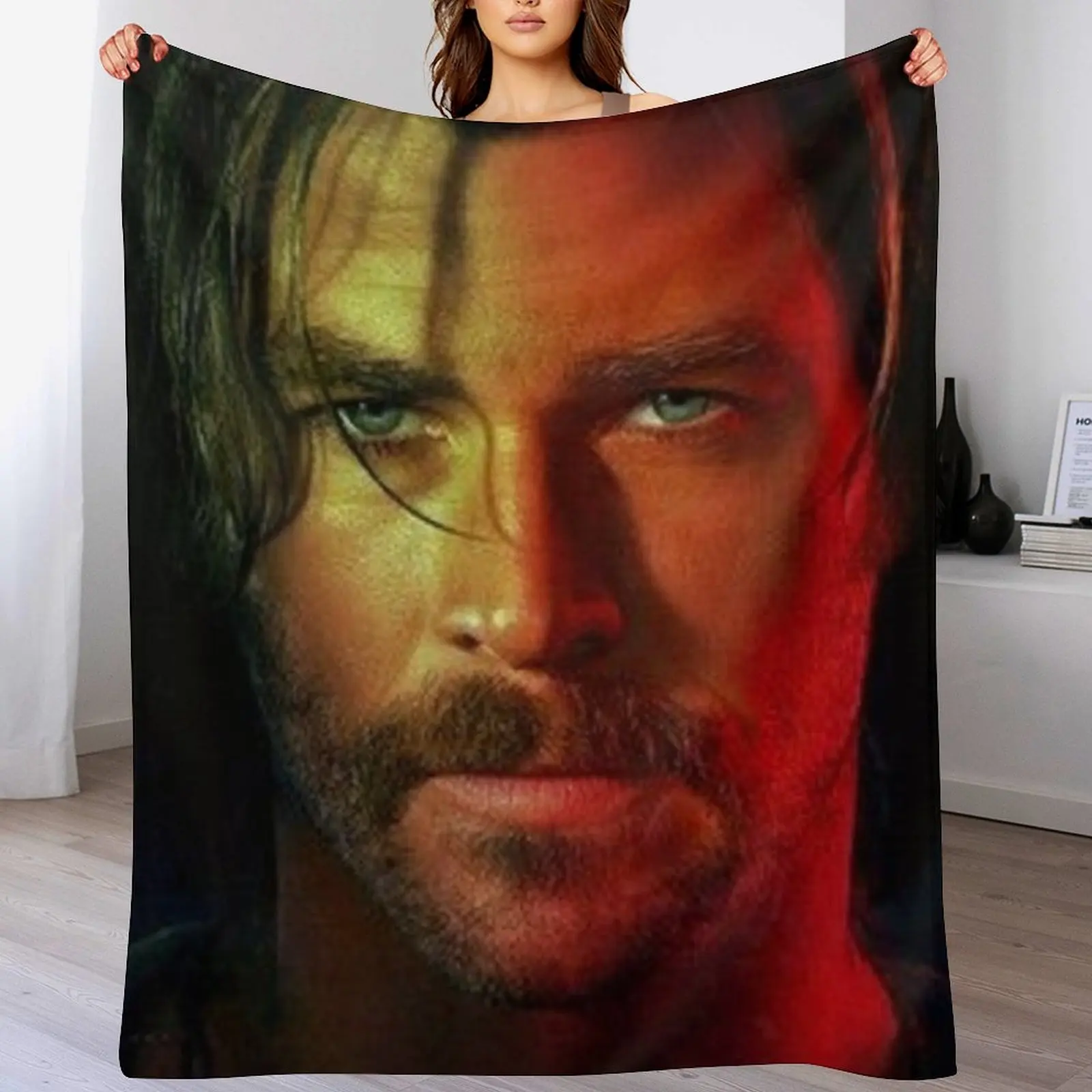 

chris hemsworth Throw Blanket Bed Giant Sofa Fashion Sofas Blankets