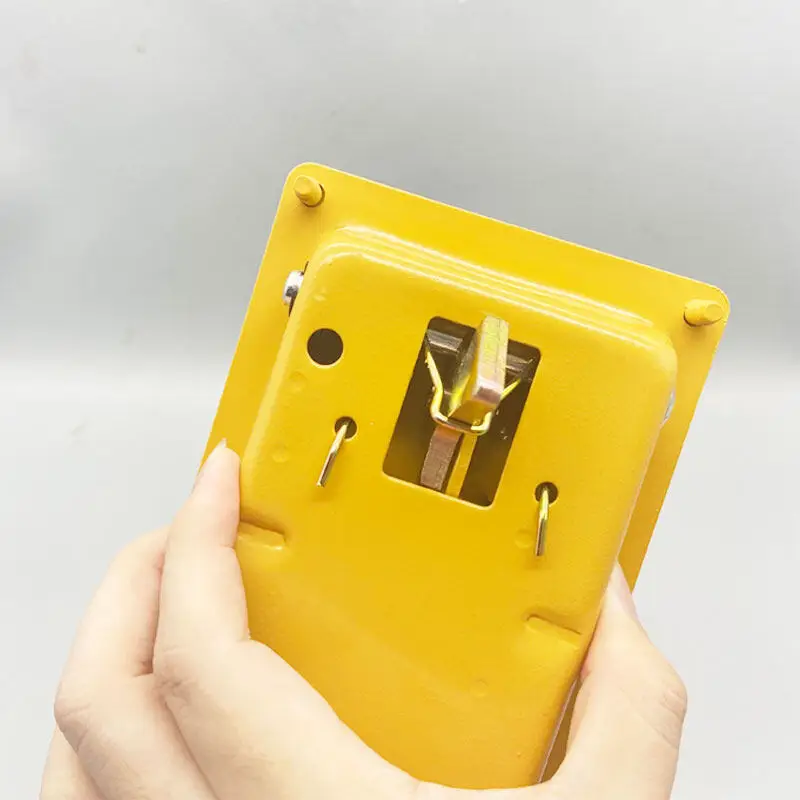 Excavator side door cover hydraulic pump side door lock for caterpillar hitachi hyunda i kobelco komatsu doosan kato sumitomo