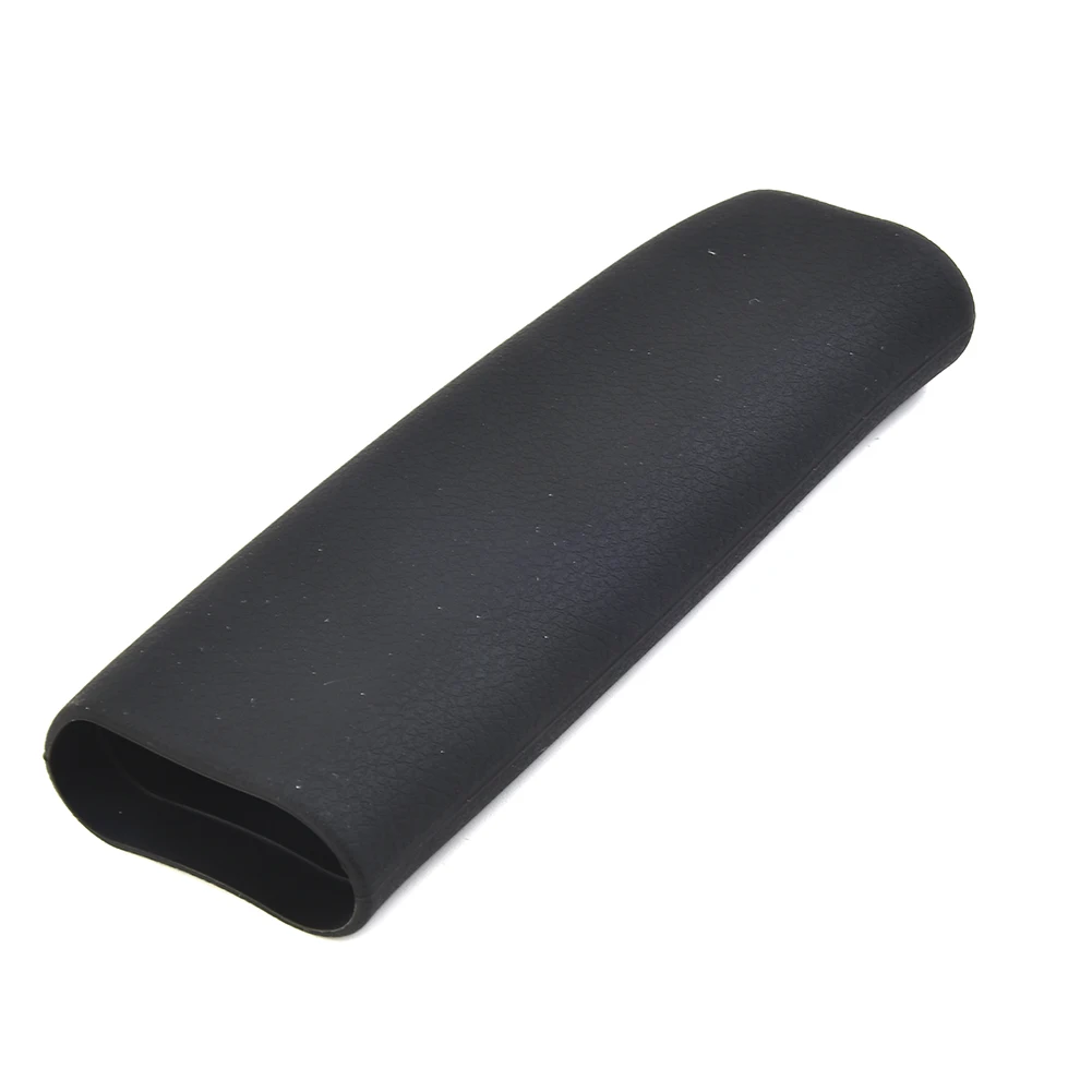 Upgrade your handbrake with this and sweat absorbent silicone cover, provides a comfortable grip in all driving conditions