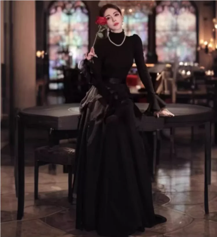 

Elegant Goddess Style High end Small Fragrant Wind High Neck Top Cake Skirt Set