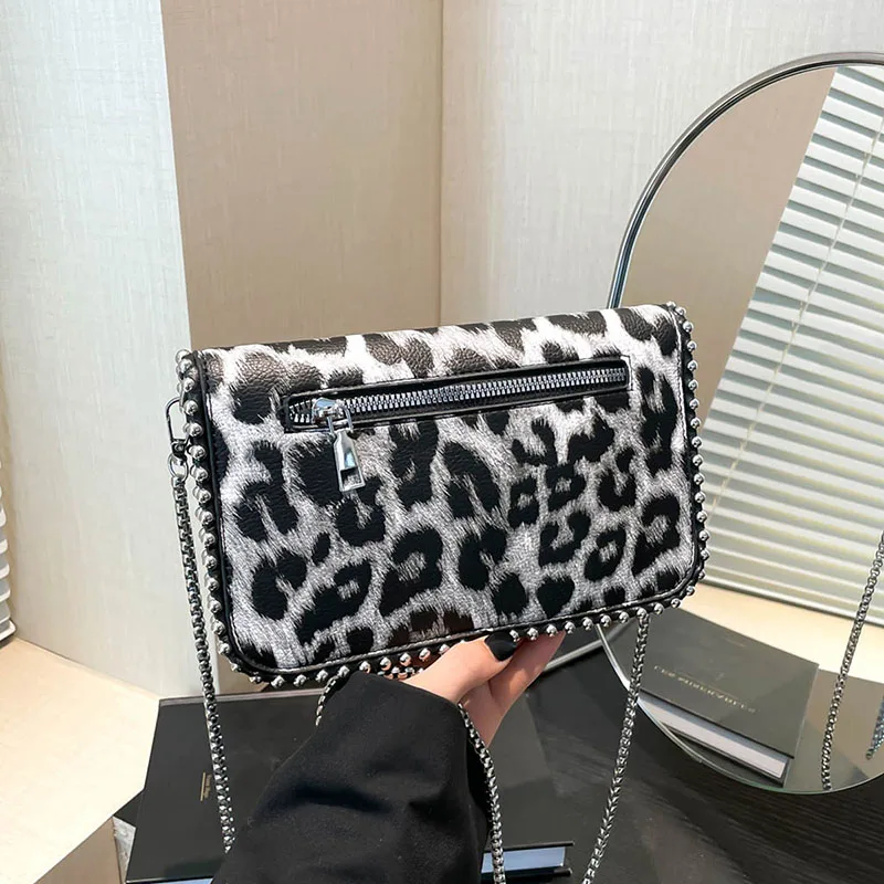 

Leopard print Women Flip Crossbody Bag Fashion Chain Mobile Phone Purse Travel Vacation Shoulder Messenger Bag Sac A Main Female