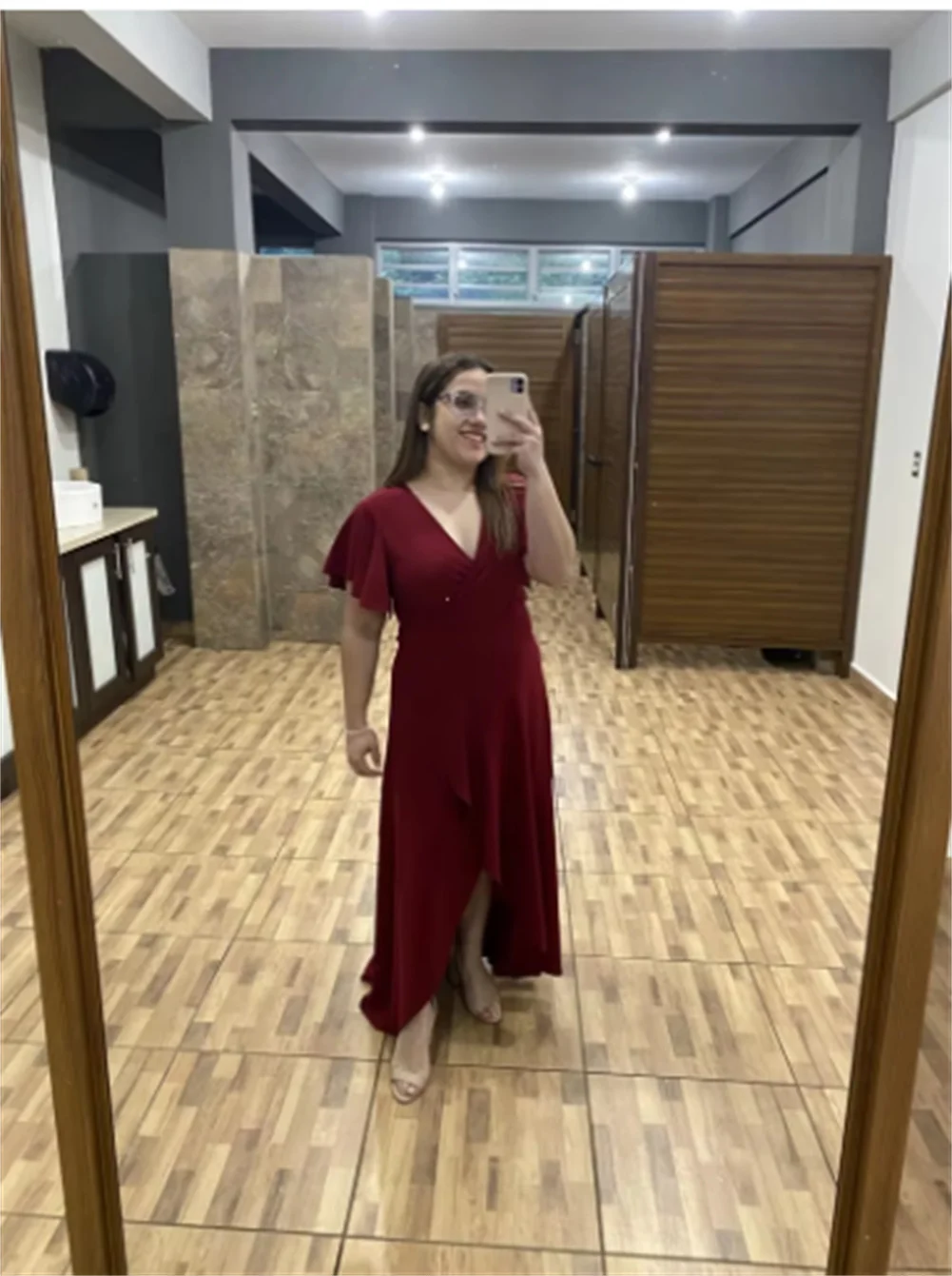 فساتين رسمية سوداء طويلة للنساء فساتين حفلات السهرة وحفلات الكوكتيل سبليت أنيقة على شكل حرف V ملفوفة بكشكشة فساتين زفاف الضيوف