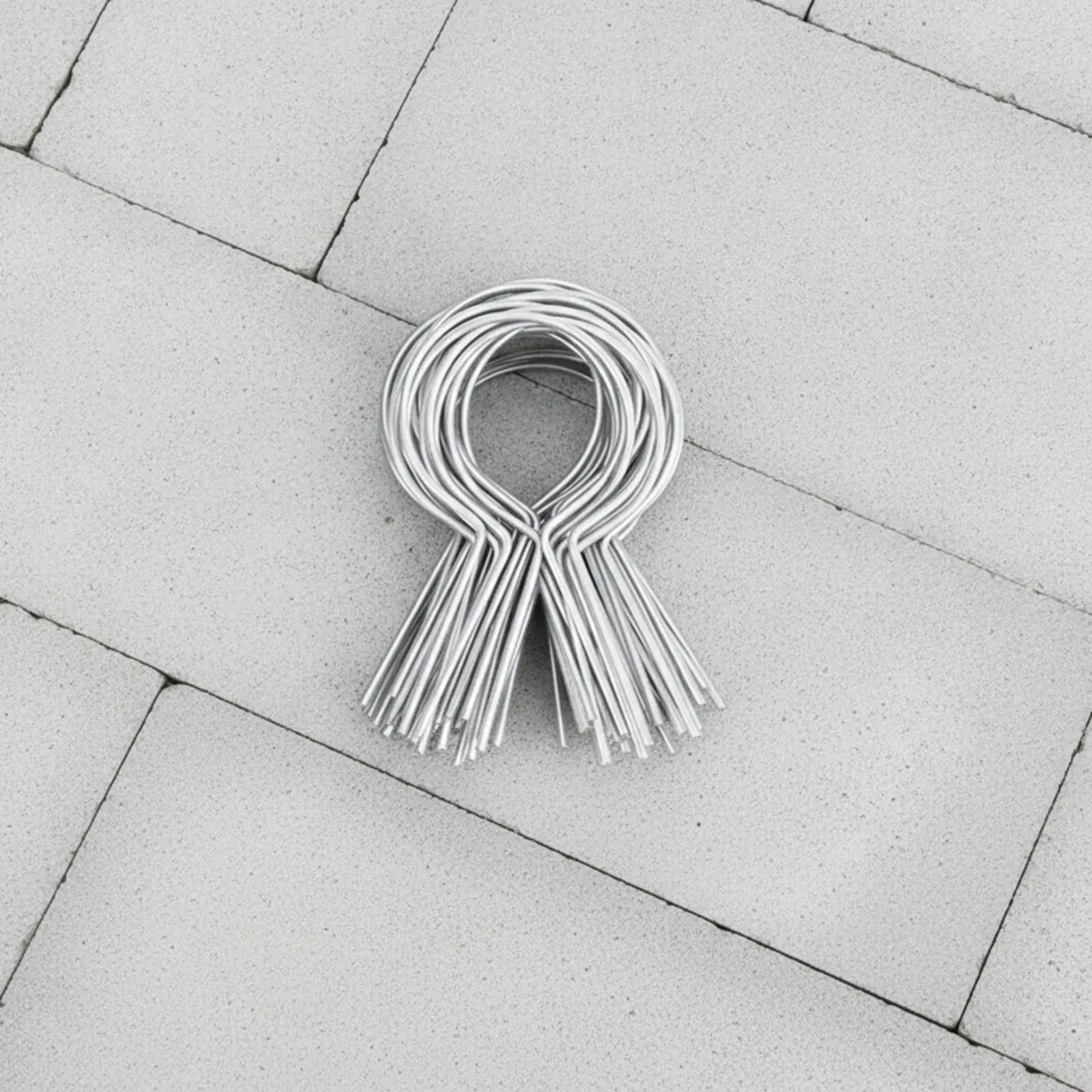 100 Pieces Galvanized Steel Fence Wire Ties Corrosion-Resistant Fence Wire Ties with Formed Loop Fasteners Easy to Install