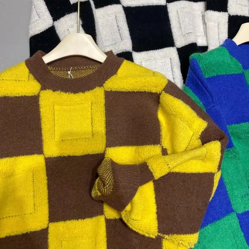 European Station 2023 Autumn/Winter New Contrast Knitted 3D Flocking Large Plaid Simple Lazy Sweater for Women