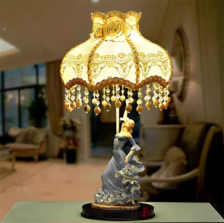 

European pastoral ceramic princess table lamps living room study bedroom bedside table lights wedding art desktop decor fixtures