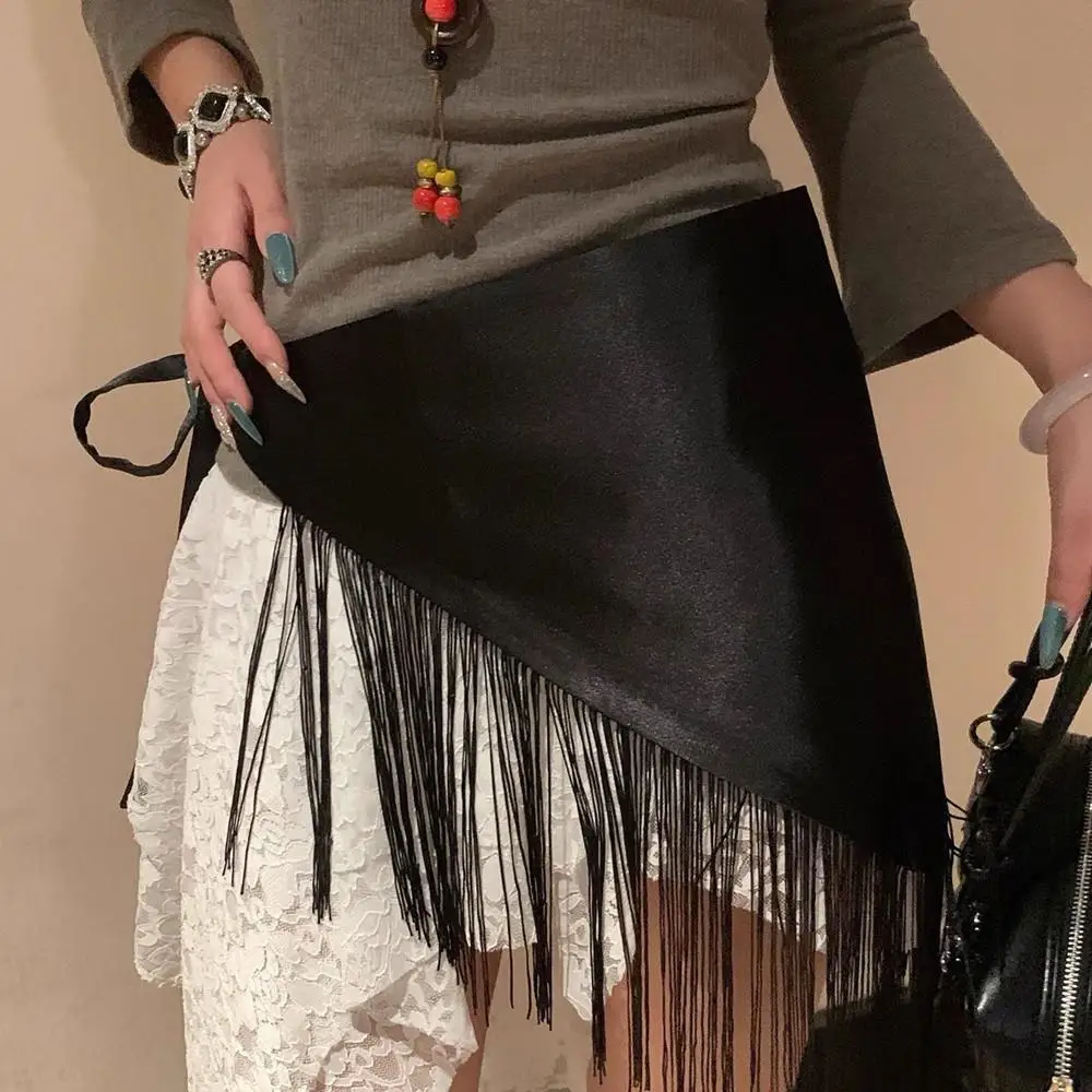 เข็มขัดผู้หญิงปี 2025 แบบมีพู่กว้าง สไตล์เรโทร ทรงสามเหลี่ยม แต่งพู่ห้อย แนวคอร์เซ็ท สไตล์สาวแซ่บ Y2K แฟชั่น เข็มขัดตกแต่ง กระโปรงผ้าม่าน