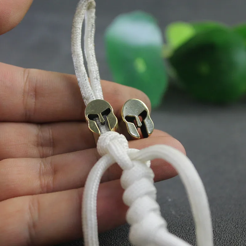 פליז עתיק יוון Spartan לוחם צלקת קסדת מטרייה חבל סכין חרוז תכשיטי DIY Paracord Keyring שרוך תליון אבזר