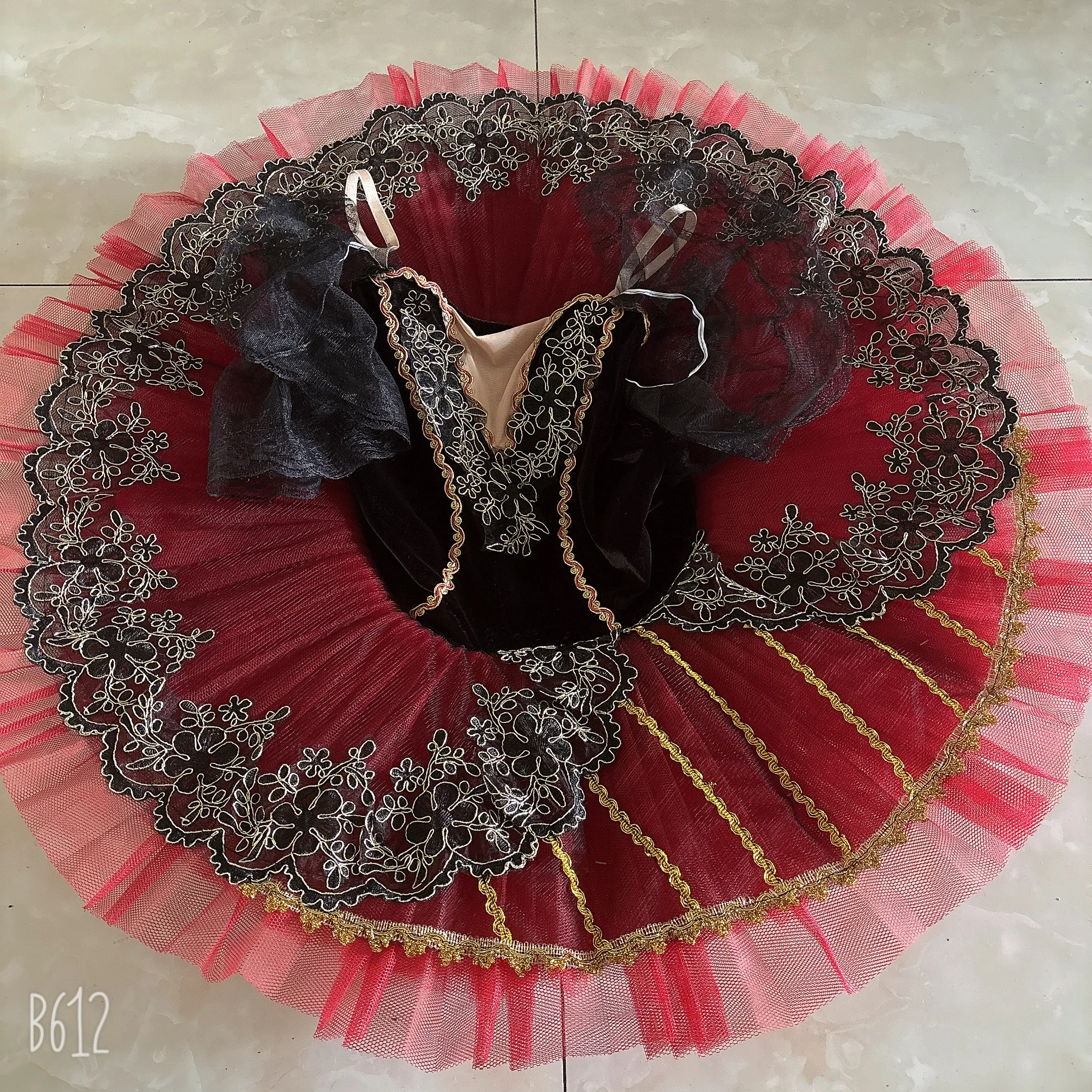 الأحمر المهنية الباليه توتو اللباس الكبار الاطفال طبق فطيرة بحيرة البجع راقصة الباليه مرحلة الرقص زي