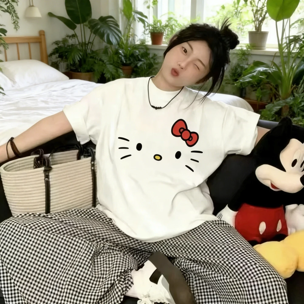 

Футболка с короткими рукавами из хлопка с рисунком Hello Kitty 2026, простая, свободная, повседневная, модная, летняя, в стиле Y2K, топ, одинаковые комплекты для всей семьи