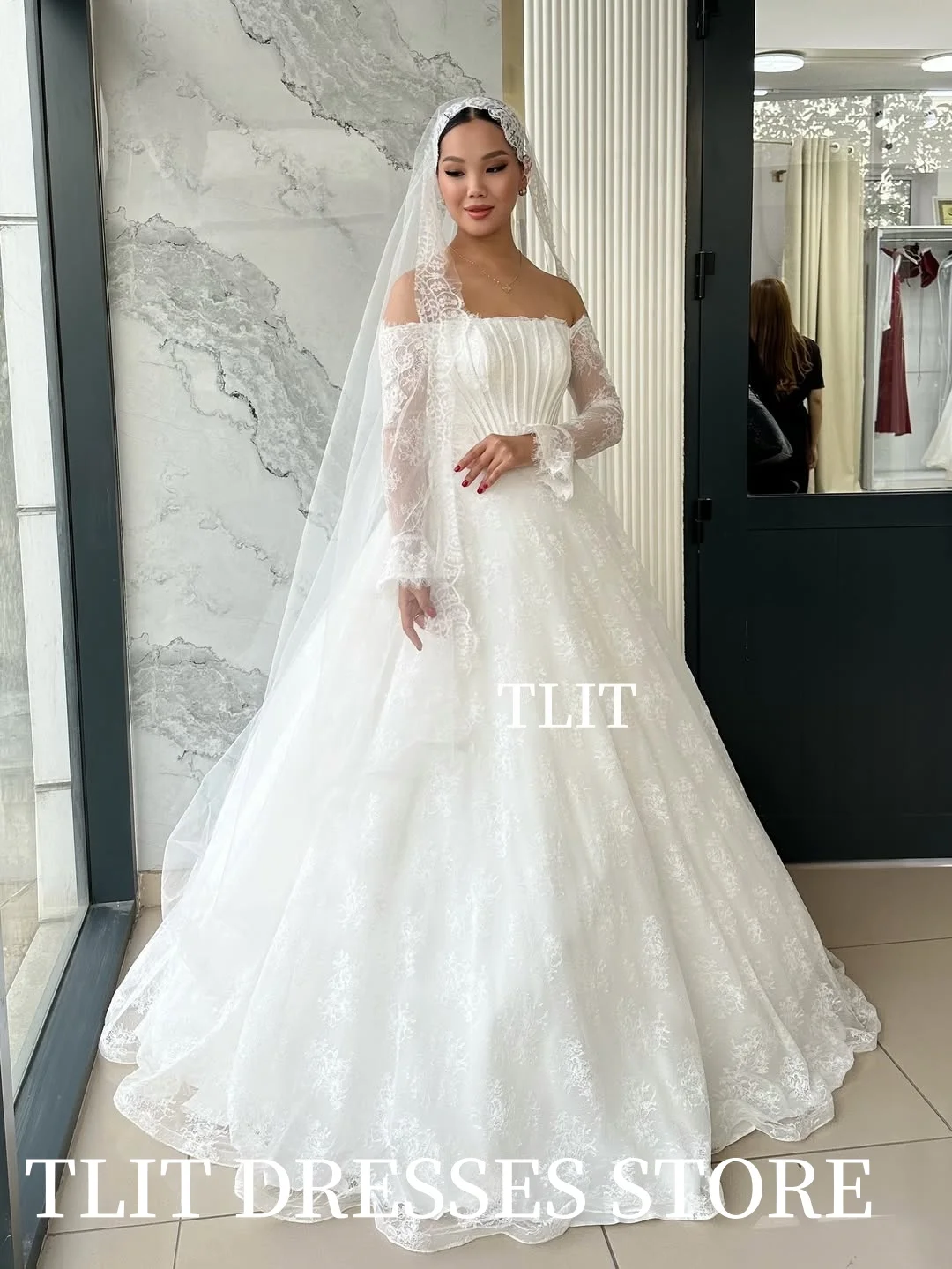 TLIT 고급스러운 레이스 A라인 웨딩드레스 맞춤형 스트랩리스 오프숄더 레이스 커프 신부 드레스