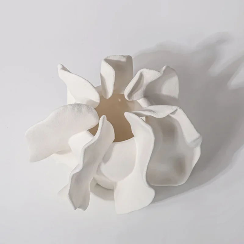 Articoli di fiori di arte del petalo bianco di lusso leggero creativo, ornamento del vaso della casa del soggiorno della sala da pranzo