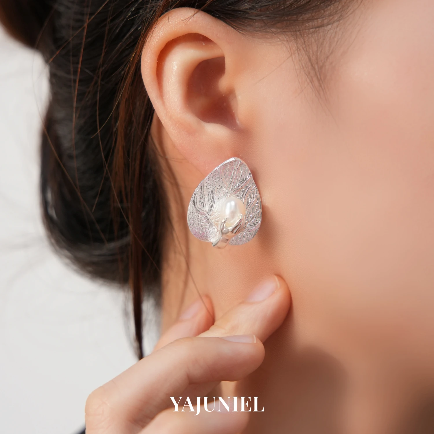 

YAJUNIEL White Gold Plated Leaf & Hand Stud Earrings Hypoallergenic Brass Sculptural Dainty Earrings with Natural Pearls