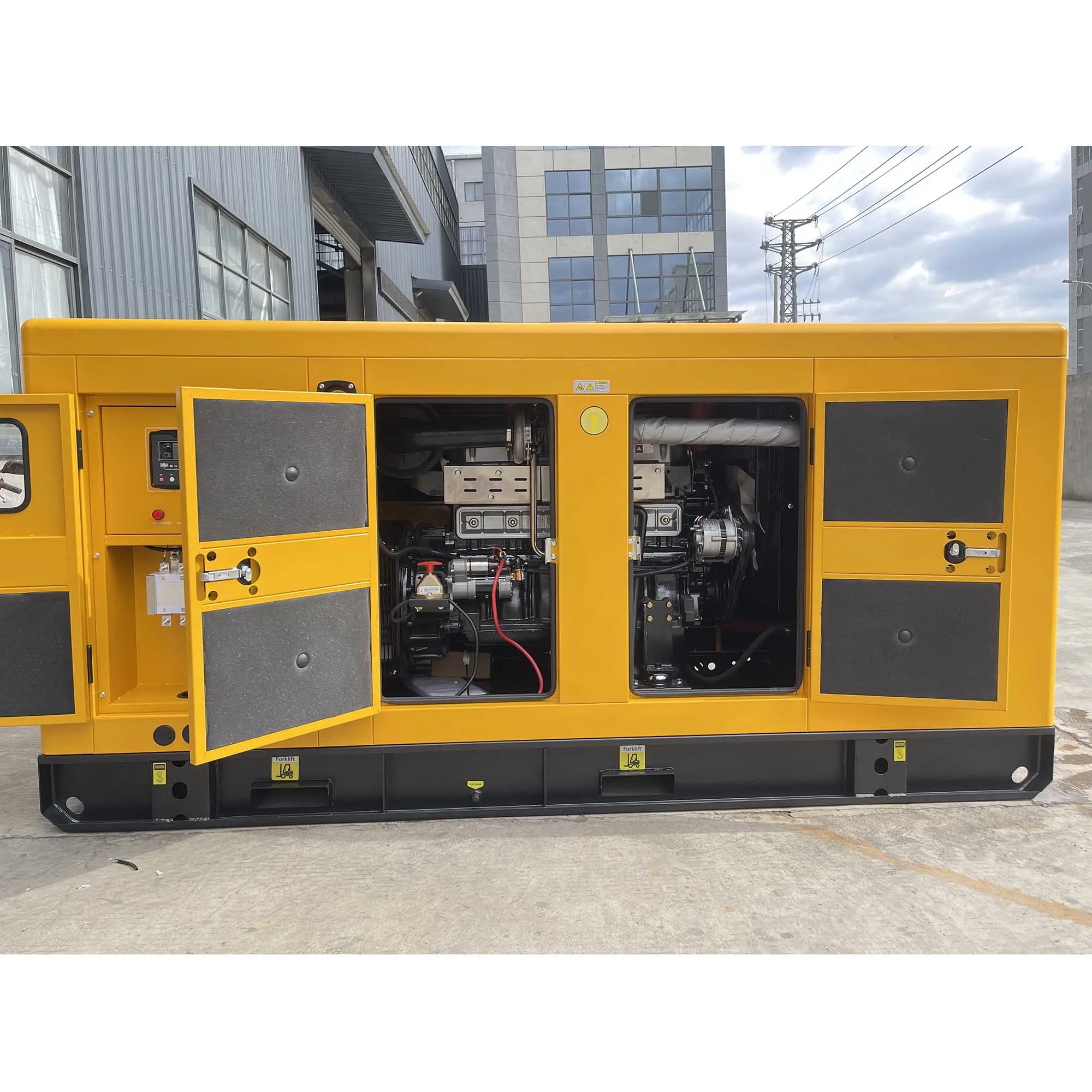 مجموعة مولدات Stby 220 فولت/380 فولت عالية الجودة 125 KVA 125KVA 100KW 100 KW مولد ديزل صامت لعمليات التعدين