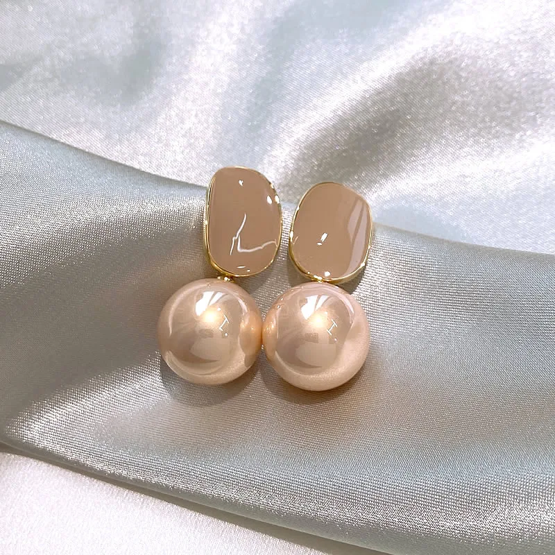 2023 New Arrival Korean Light Luxury Elegant Imitation Pearl Dangle Earrings For Women Fashion Sweet Water Drop Jewelry Gifts