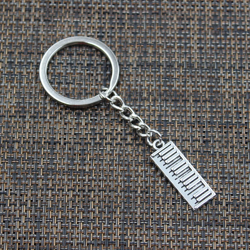 New Keychain 30x10mm Electronic Organ Piano Pendants DIY Men Car Key Chain Ring Holder Keyring Souvenir Jewelry Gift