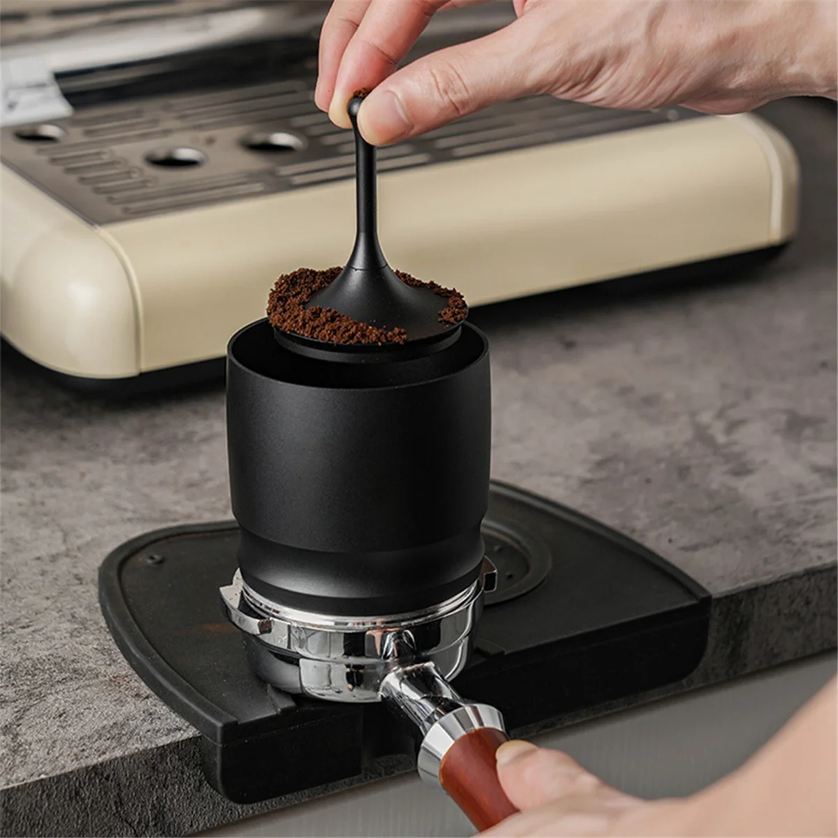 58 มม.กาแฟยาถ้วยอลูมิเนียม Espresso Dosing ช่องทาง Brewing ชาม Portafilter Dosing Ring Silver