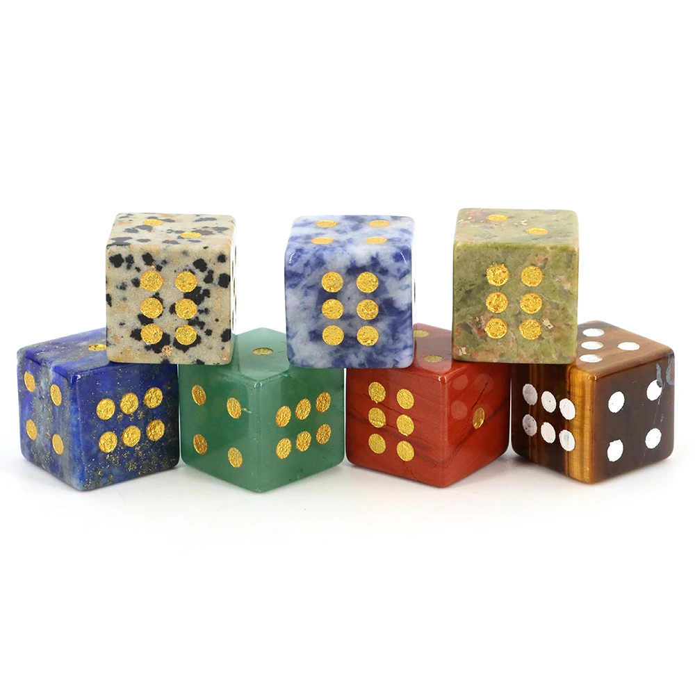 ゲームツール 16 ミリメートル六面天然石正方形 D6 彫刻パターンヒーリングクリスタルポータブルテーブルゲームエンターテイメントギフト