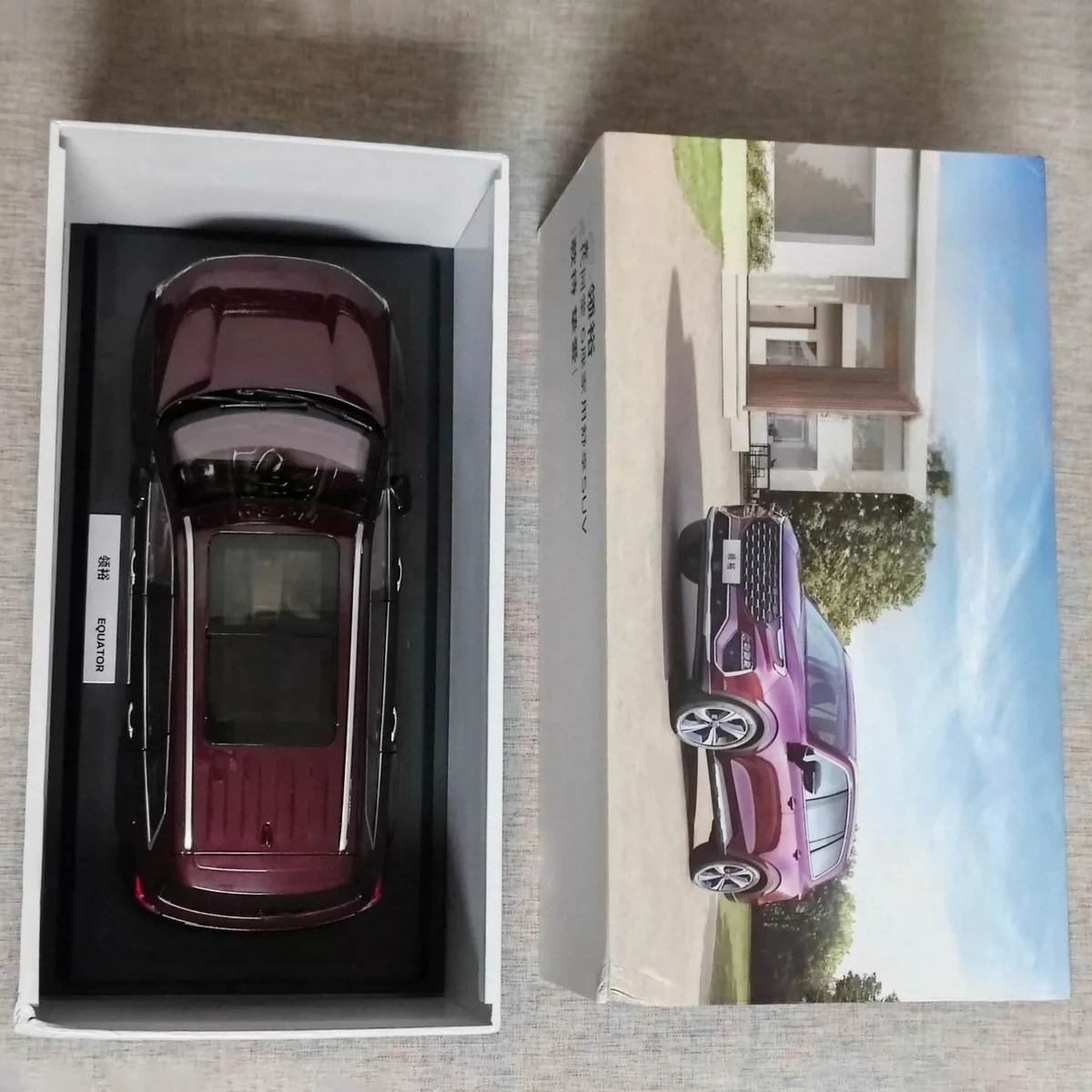 EQUATOR Alloy Miniatures,Metal Die-cast Desktop Ornaments,Car Model,Adult Gift,Collection Display,Red,1: 18