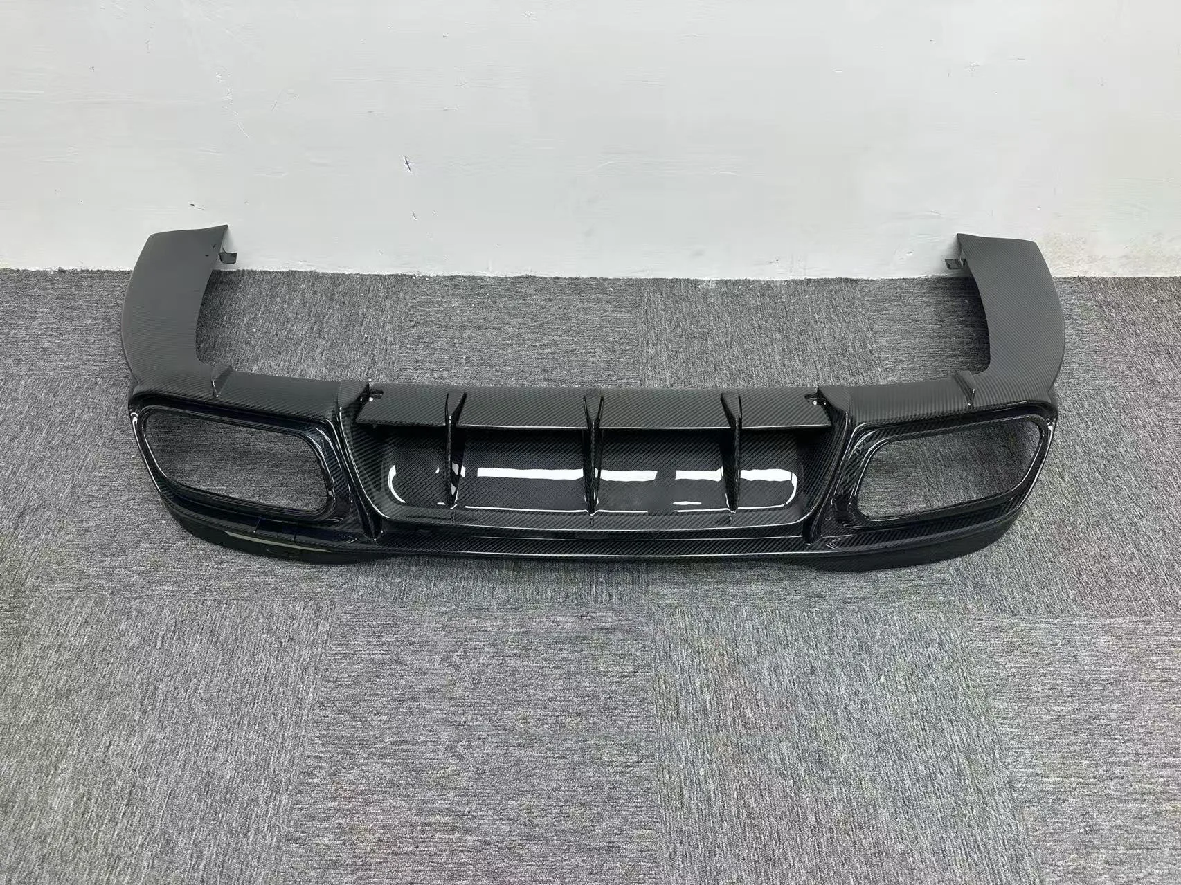 For 2022-2024 GT53 GT63 4MATIC X290 FD Dry Carbon Fiber Rear Diffuser  with Exhaust Tip