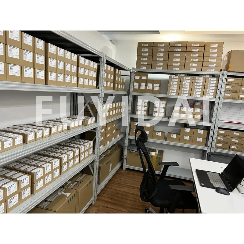 새로운 오리지널 6ED1052-1FB08-0BA2 LOGO 8.4 24CE 호스트 로직 모듈 PLC 프로그래머블 컨트롤러