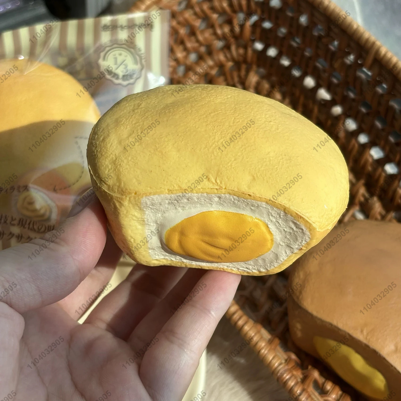 卵黄ペストリー スローライジング スクイーズトイ エッグカスタード スナック ラバケーキ モイスト スクイーズトイ ストレス解消 ハンドリラックス ギフトトイ