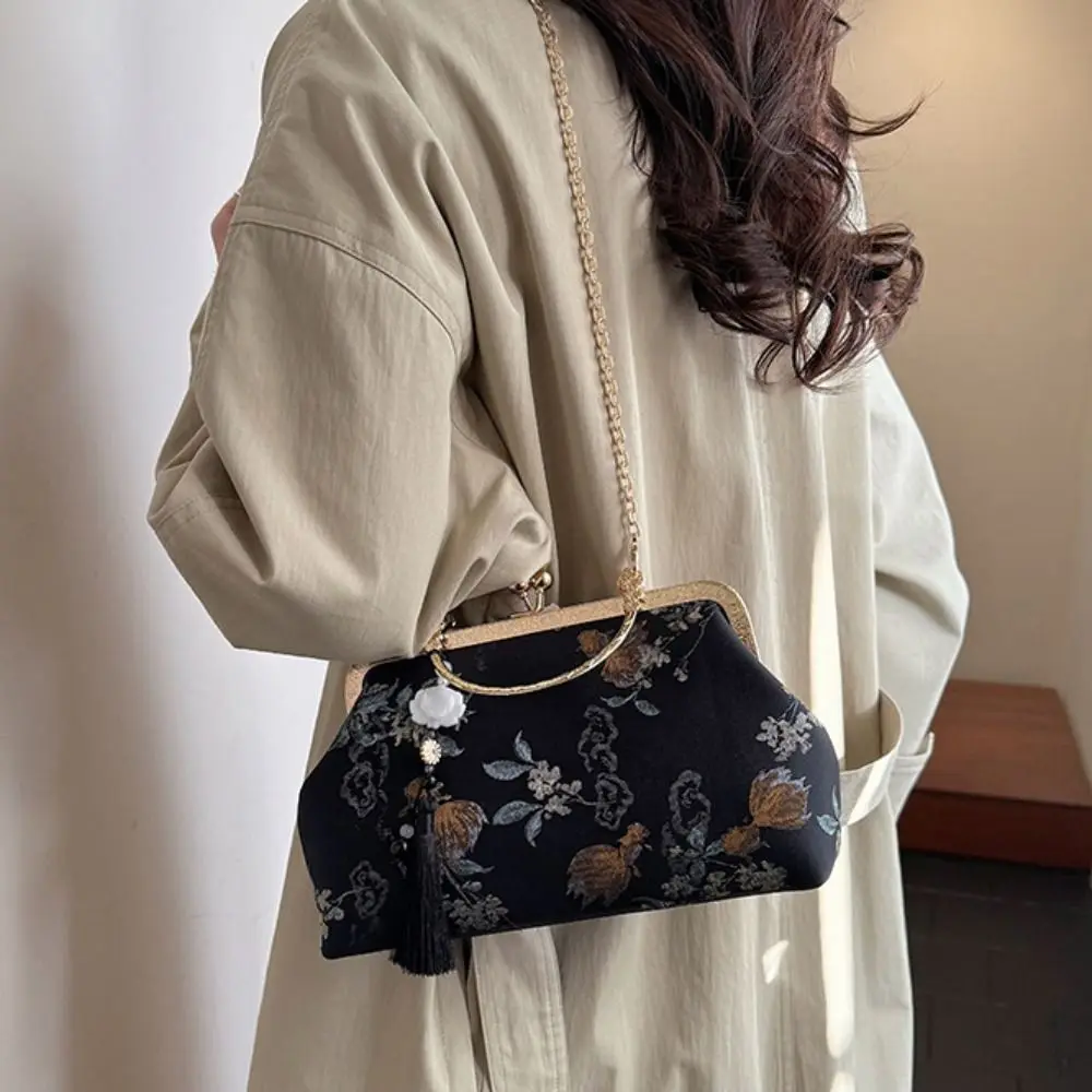 

Cheongsam Accessories Chinese Style Handbag Single Shoulder with Pendant Embroidery Banquet Bag Elegant Temperament Wrist Bag