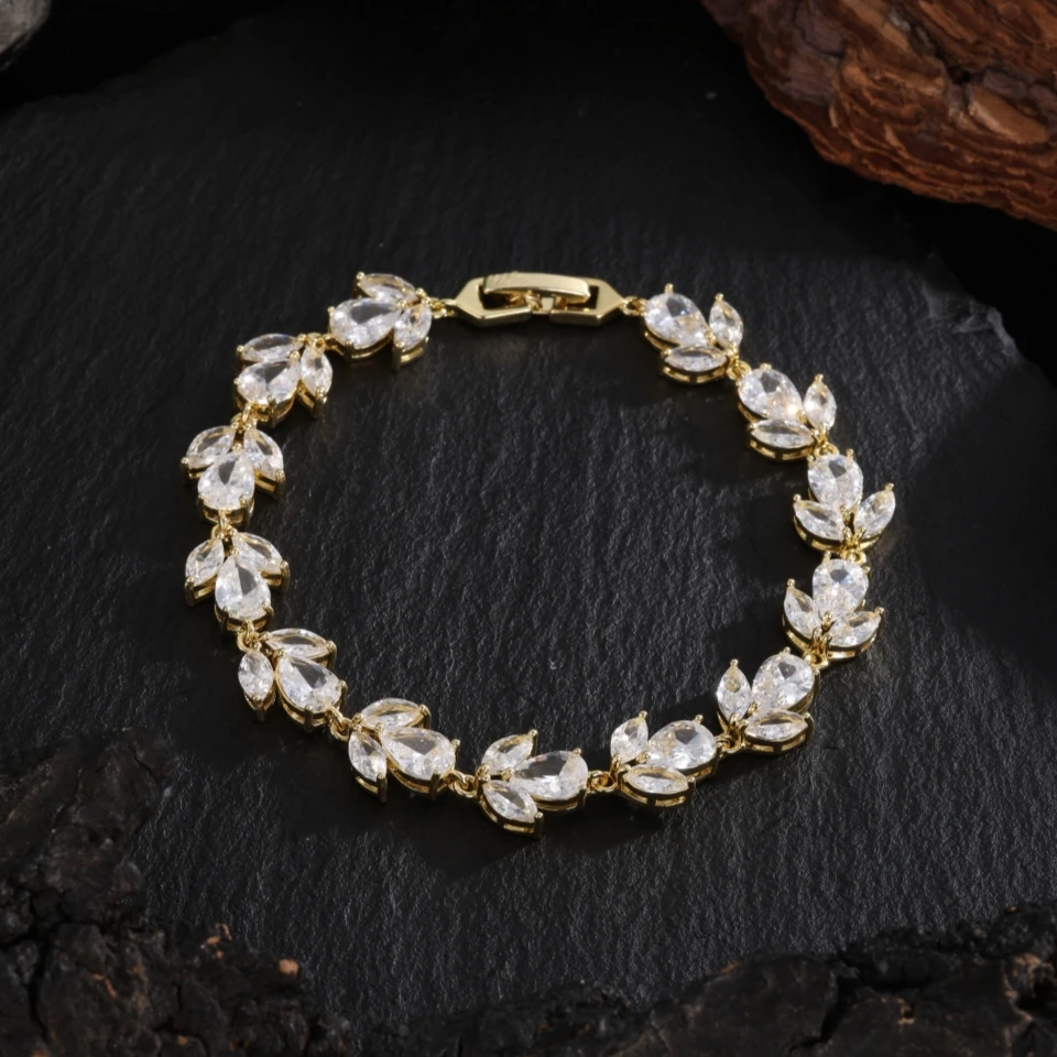ZAKOL Exquisite Shiny Flowers Cubic Zirconia Bracelet Bangle for Women Silver Color Engagement Wedding Fashion Jewelry