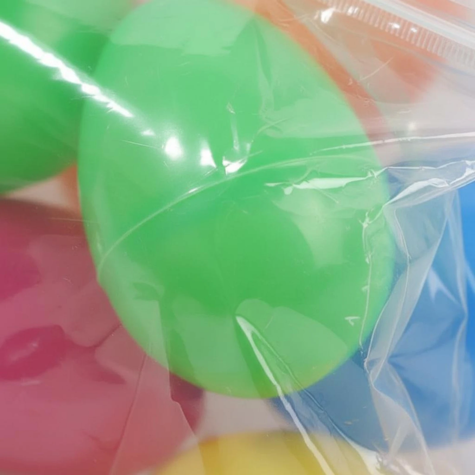 24 Peças de Cápsulas Festivas DIY Reutilizáveis de Plástico para Páscoa, Decoração de Feriado com Design de Duas Peças e Cores Vibrantes