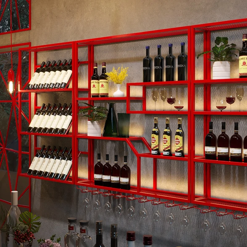 ชั้นวางไวน์ติดผนังสไตล์อินดัสเทรียล พร้อมไฟส่องสว่าง ดีไซน์สร้างสรรค์จากเหล็กดัดแกะสลัก เหมาะสำหรับร้านอาหาร บาร์ หรือสถานบันเทิง