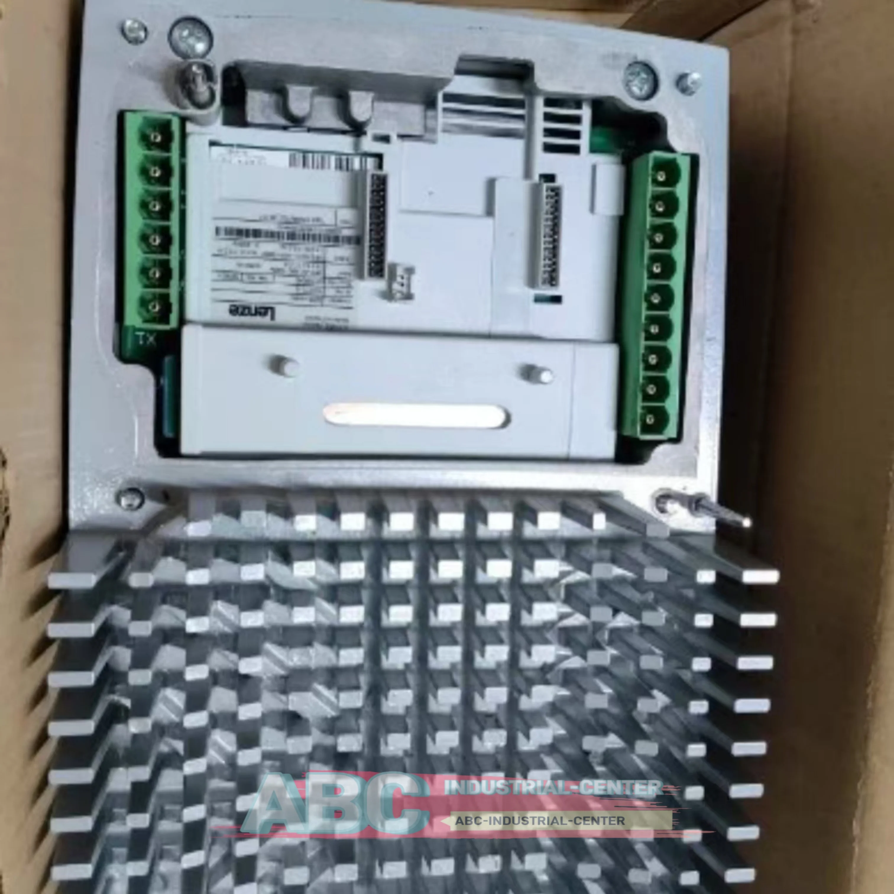 

E82MV752-4B001 Frequency converter E82MV752-4B151 new in box